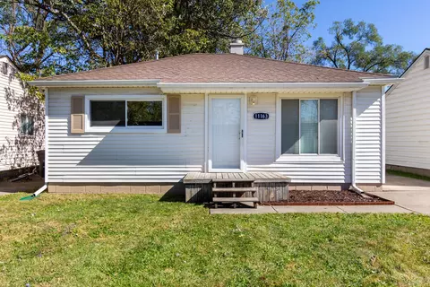 11163 Jackson St, Taylor, MI 48180