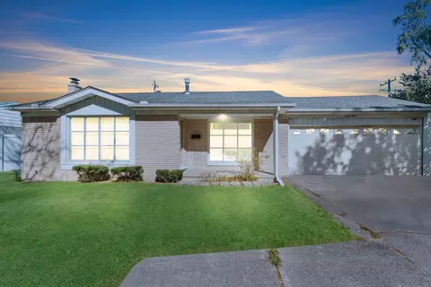 25846 Cherry Hill Rd, Dearborn Heights, MI 48127