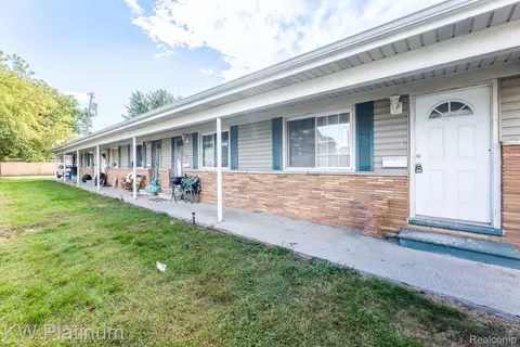 614 Stanton St, Port Huron, MI 48060