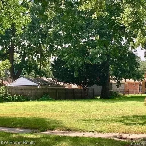 7246 Henry, Center Line, MI 48015