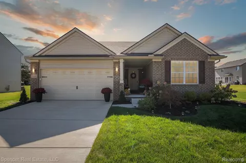 38443 Summit Dr, Romulus, MI 48174