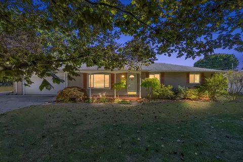 145 Cross Timbers St, Oxford, MI 48371