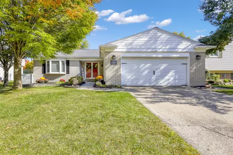 1824 Ranier Blvd, Canton, MI 48187
