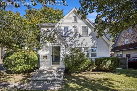 2921 Auburn Rd, Auburn Hills, MI 48326