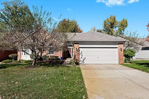 819 Woodhaven Dr, Commerce, MI 48390