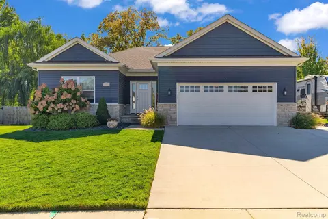 35742 Orchard Ln, Richmond, MI 48062