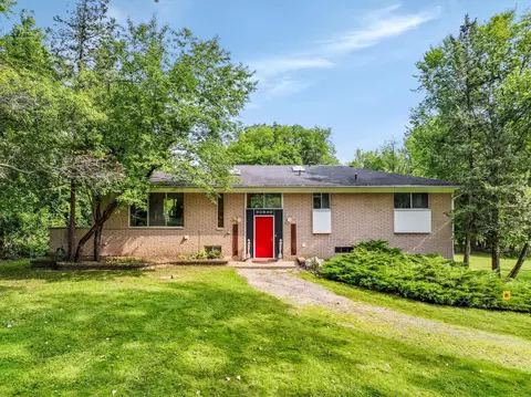 30540 N Greenbriar Rd, Franklin, MI 48025