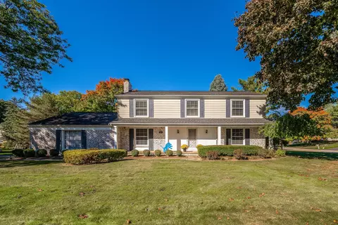 625 S Spinningwheel Ln, Bloomfield Hills, MI 48304