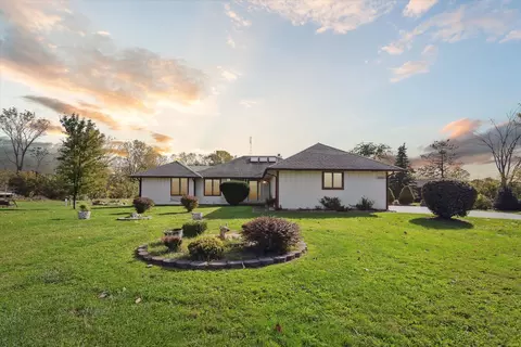 32221 W Jefferson Ave, Brownstown, MI 48173