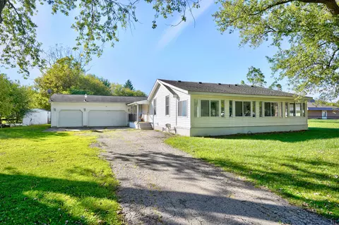 1362 S Packard Ave, Burton, MI 48509