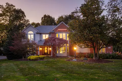 40333 Hickory Crt Ct, Northville, MI 48168