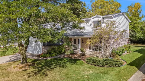 1731 Woodgate Dr, Troy, MI 48083