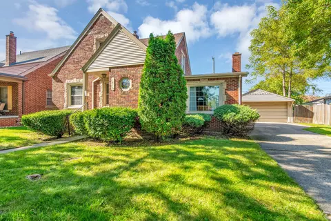 1816 11th St, Wyandotte, MI 48192