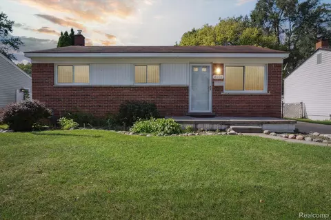 4850 Princess St, Dearborn Heights, MI 48125