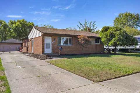 33009 Bock St, Garden City, MI 48135