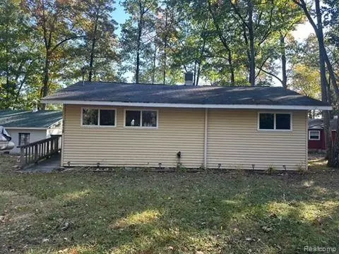 6410 Birch St, Gladwin, MI 48624 photo 1