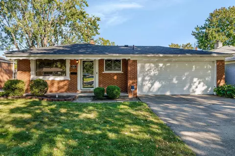 32748 Exeter Dr, Warren, MI 48092