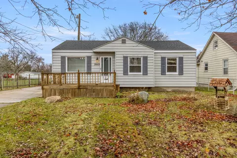 2053 Bernice Ave, Flint, MI 48532
