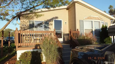 444 Ronald Ln, Dundee, MI 48131