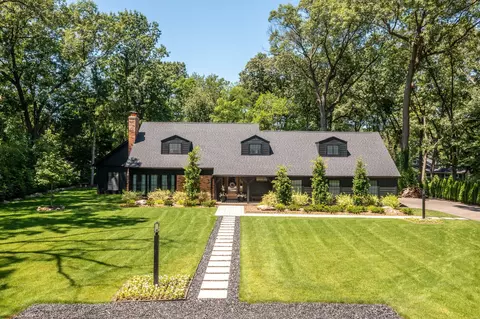 5660 Woodland Pass, Bloomfield Hills, MI 48301