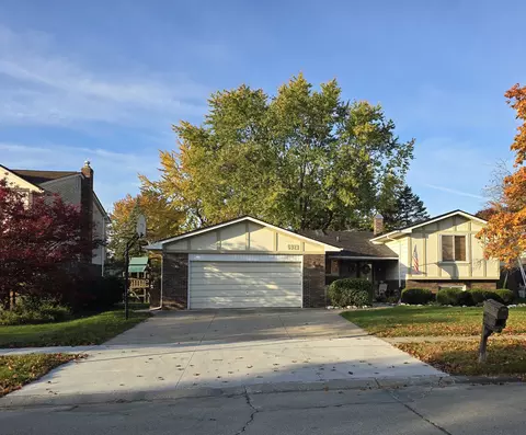 6929 Chadwick Dr, Canton, MI 48187