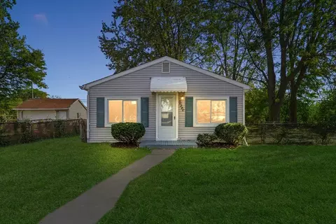 30280 Park St, Roseville, MI 48066