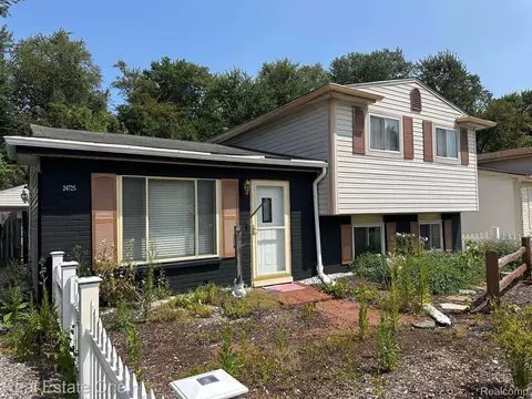 24725 Orchid St, Harrison, MI 48045