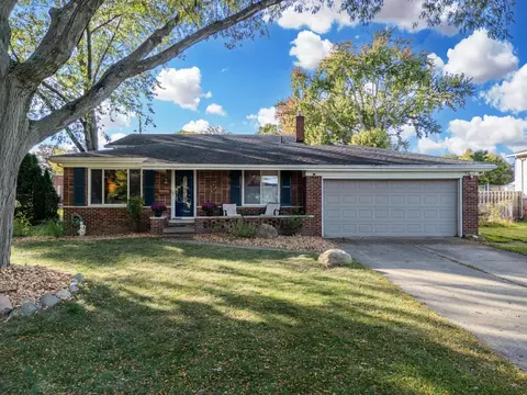 4257 Gatesford Circle Dr, Troy, MI 48085