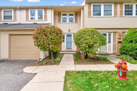 1598 Brentwood Dr, Troy, MI 48098