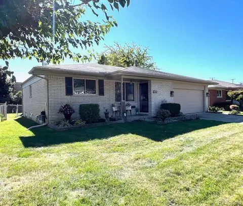 28655 Buckingham St, Livonia, MI 48154
