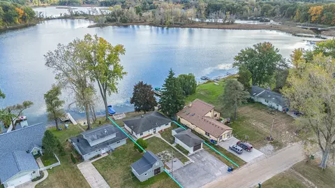 499 Bluewater Dr, Rose, MI 48442