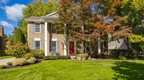5809 Rosebrook Dr, Troy, MI 48085