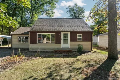 917 Lowell Ave, Blackman, MI 49202