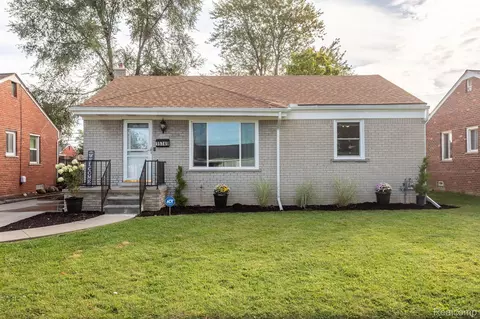15749 Churchill St, Southgate, MI 48195