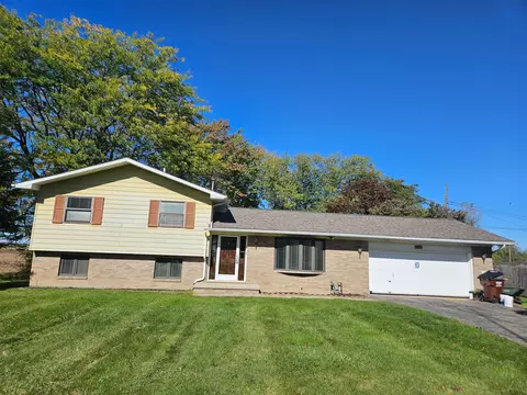 2565 Carleton Rockwood Rd, Ash, MI 48117