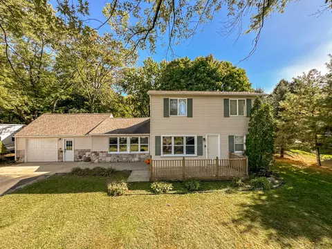 5100 Drayton Rd, Independence, MI 48346
