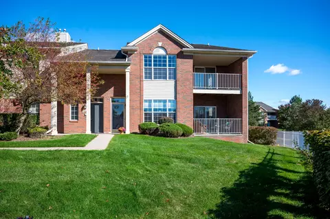 1845 Flagstone Cir, Rochester, MI 48307