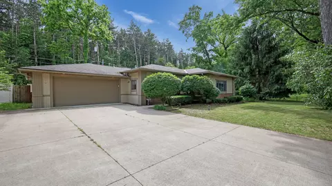 9681 Listeria St, Commerce, MI 48382