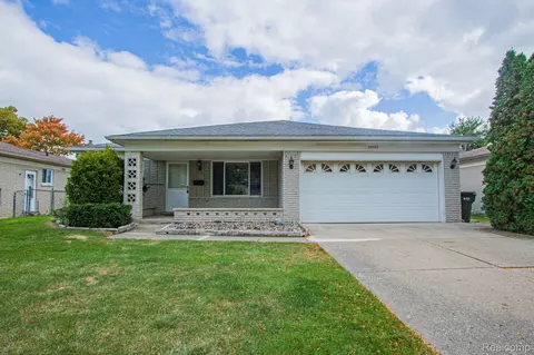 33522 Clifton Dr, Sterling Heights, MI 48310