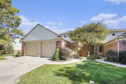 3091 Ailsa Craig Dr, Ann Arbor, MI 48108