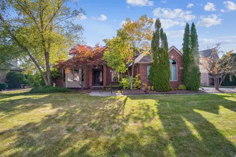 47279 Northgate Dr, Canton, MI 48188