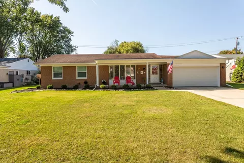 17459 Woodside St, Livonia, MI 48152