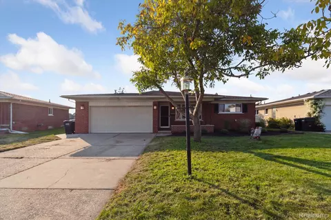 34733 Amsterdam Dr, Sterling Heights, MI 48312