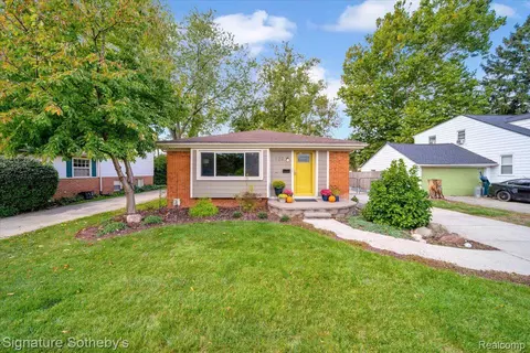 120 S Holbrook St, Plymouth, MI 48170