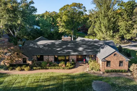 4165 Nearbrook Rd, Bloomfield Hills, MI 48302