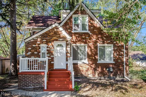 18611 Runyon St, Detroit, MI 48234