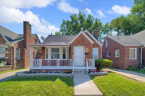 8138 Sussex St, Detroit, MI 48228