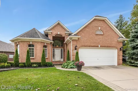 49807 Sable Creek Dr, Macomb, MI 48042