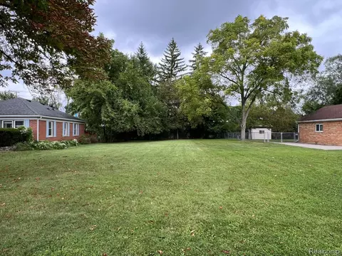 00000 Pardo St, Garden City, MI 48135
