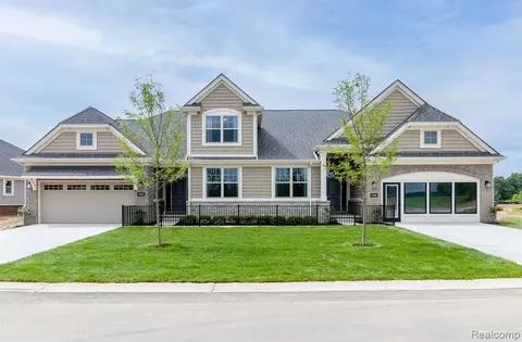 3839 Chatham Plc Pl, Brighton, MI 48114